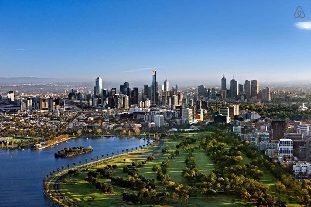 A Modern Right Next To Southern Cross Melbourne