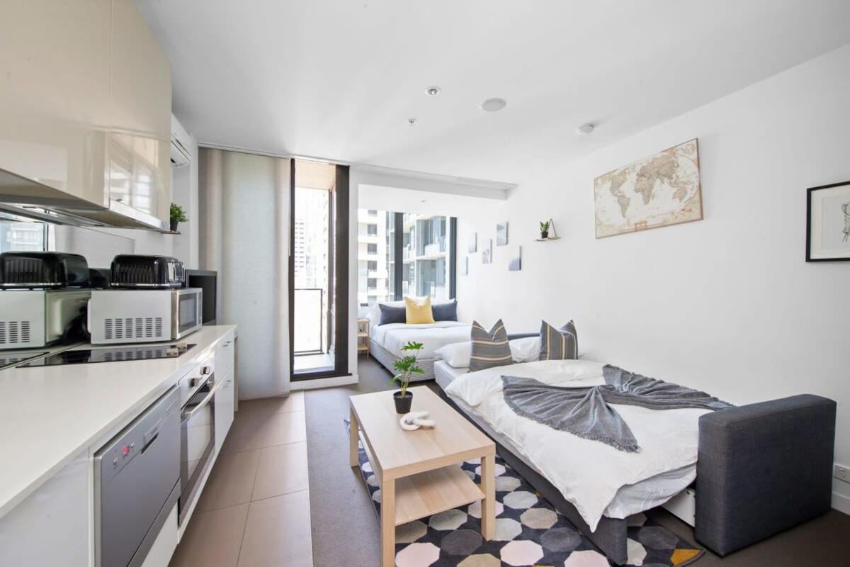 A Modern Right Next To Southern Cross * Melbourne