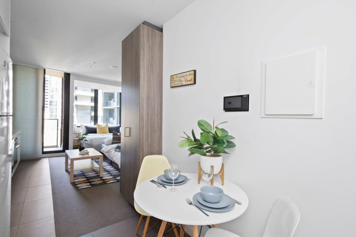 A Modern Right Next To Southern Cross Apartment Melbourne